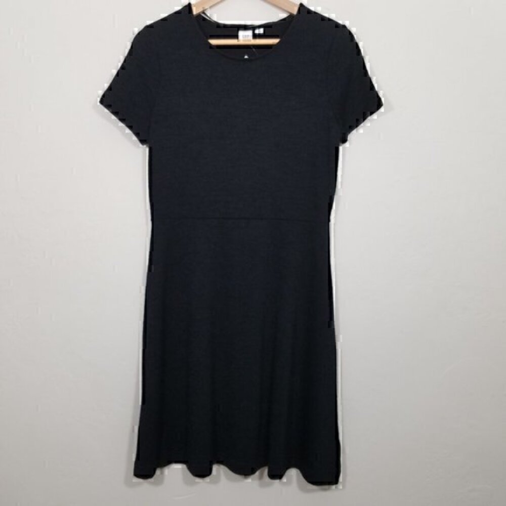 NWT GAP Dress Size S